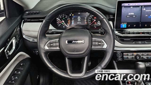 Jeep Compass 2022 — ფოტო 13/20