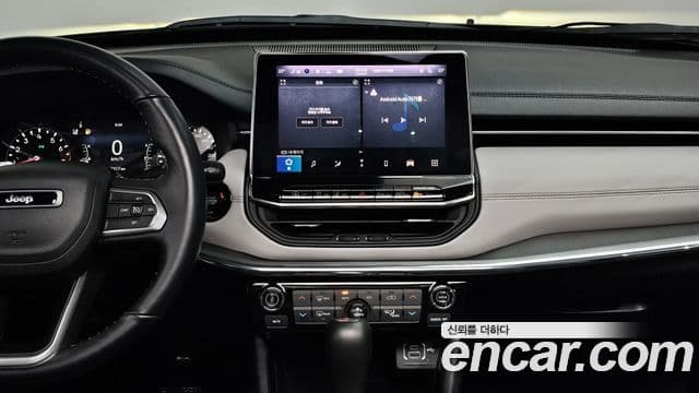 Jeep Compass 2022 — ფოტო 14/20