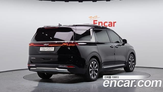 Kia Carnival 2022 — фото 1 из 20