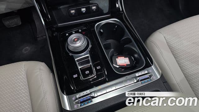 Kia Carnival 2022 — фото 8 из 20