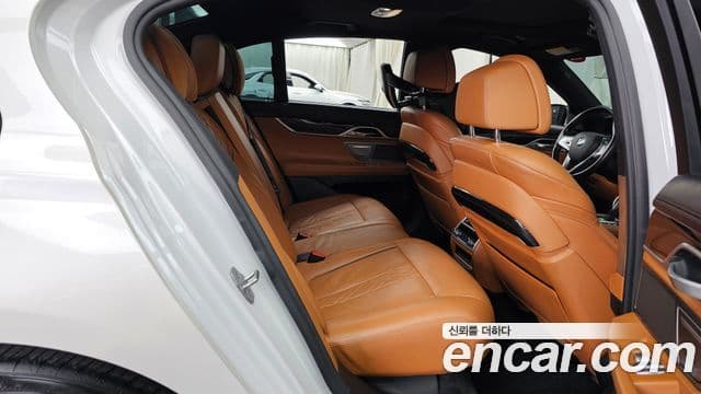 BMW 7 Series 2018 — Şəkil 12/20