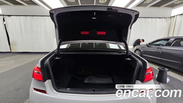 BMW 7 Series 2018 — Şəkil 20/20