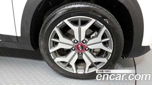 Kia Seltos 2019 — ფოტო 5/20