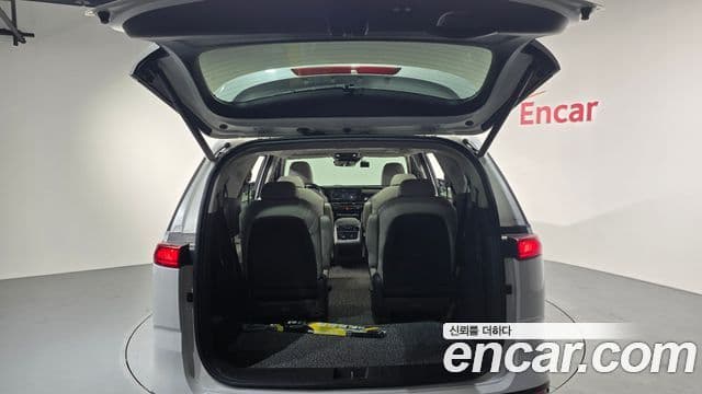 Kia Carnival 2021 — фото 20 из 20
