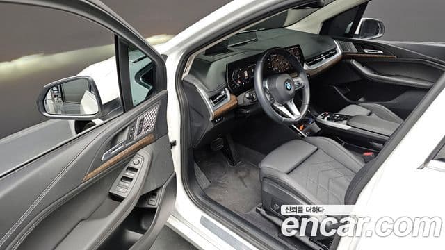 BMW 2 Series Active Tourer 2023 — Photo 11/20
