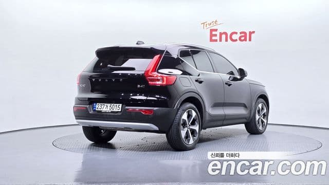 Volvo XC40 2023 — Şəkil 2/20