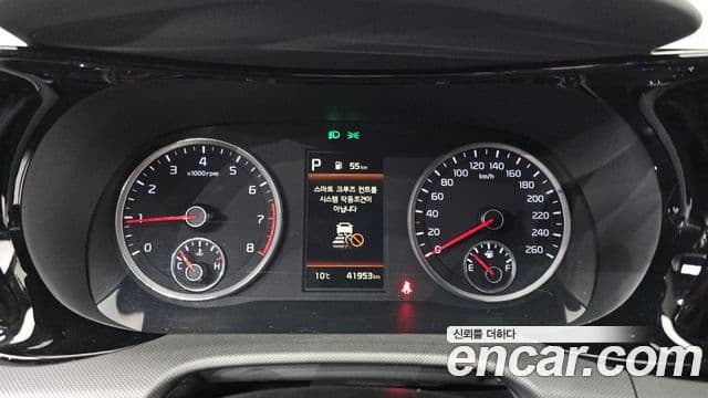 Kia K5 2021 — ფოტო 8/20