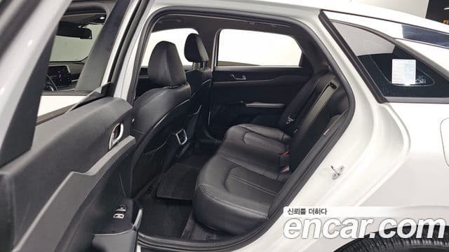 Kia K5 2021 — ფოტო 11/20