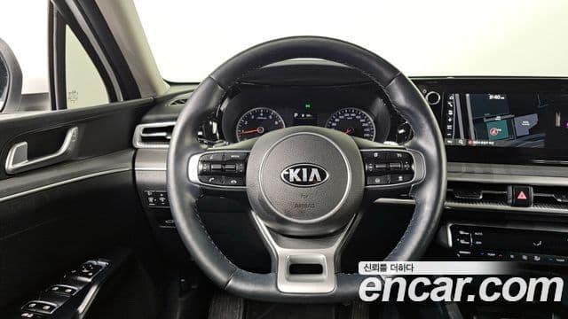 Kia K5 2021 — ფოტო 16/20