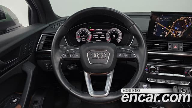 Audi Q5 2022 — Şəkil 13/20