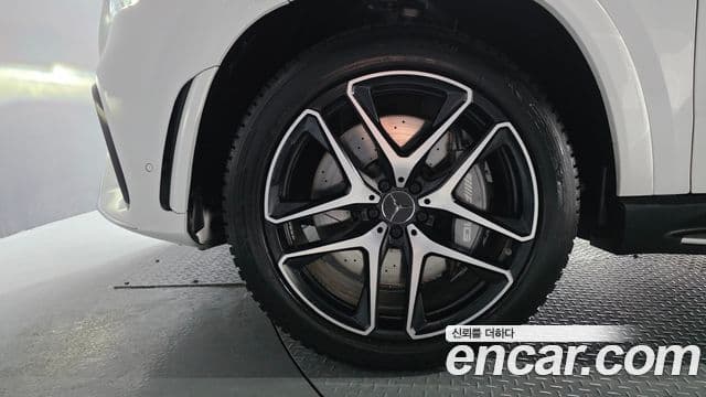 Mercedes-Benz GLE-Class 2023 — Фото 5/20