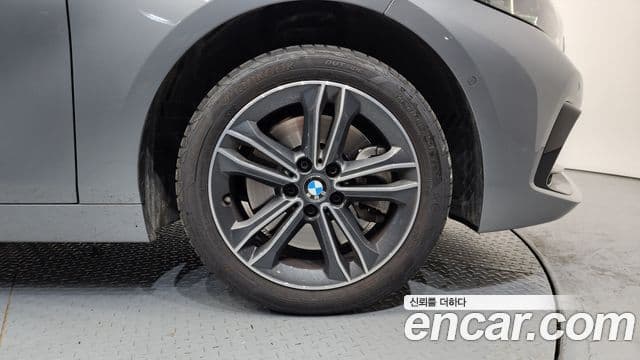 BMW 1 Series 2023 — Şəkil 5/20