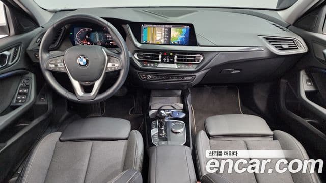 BMW 1 Series 2023 — ფოტო 7/20