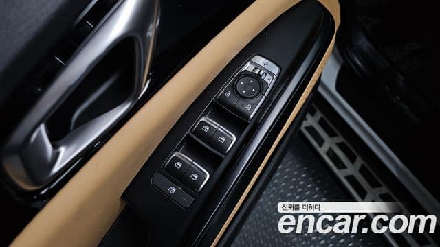 Kia Carnival 2021 — фото 12 из 20