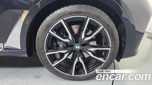 BMW X7 2020 — ფოტო 5/20