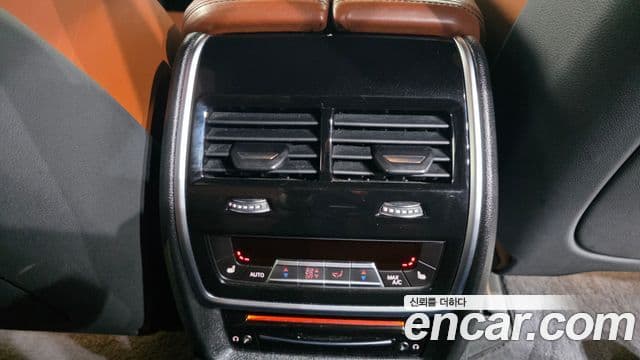 BMW X7 2020 — ფოტო 19/20