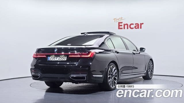 BMW 7 Series 2021 — ფოტო 2/20