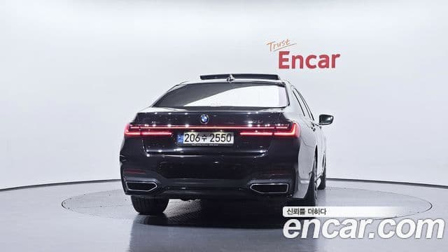 BMW 7 Series 2021 — ფოტო 4/20