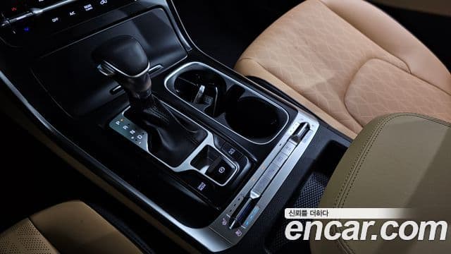 Kia Carnival 2023 — фото 9 из 20