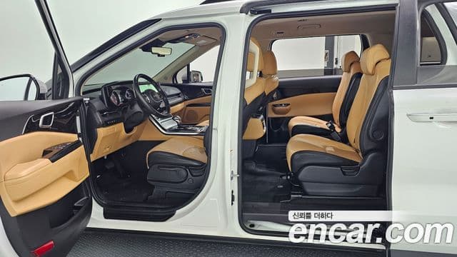 Kia Carnival 2023 — ფოტო 11/20