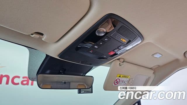 Kia Carnival 2023 — ფოტო 17/20