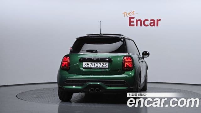 Mini Cooper S 2023 — ფოტო 4/20