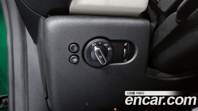 Mini Cooper S 2023 — ფოტო 18/20
