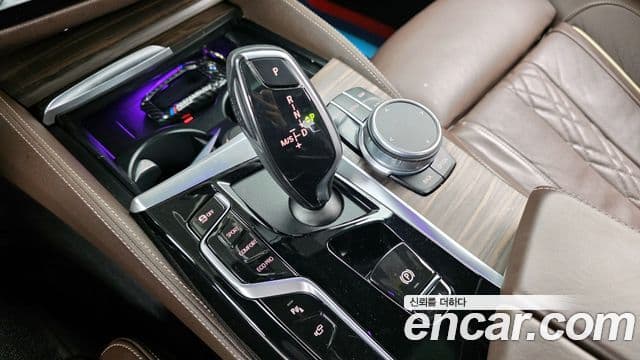 BMW 5 Series 2021 — ფოტო 17/20