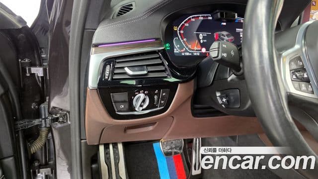 BMW 5 Series 2021 — ფოტო 9/20