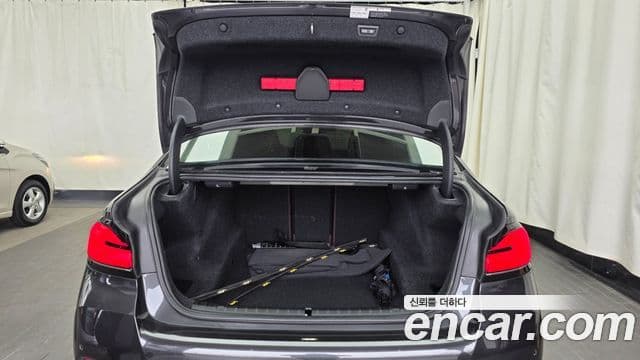 BMW 5 Series 2021 — ფოტო 14/20