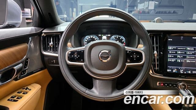 Volvo S90 2018 — Şəkil 13/20