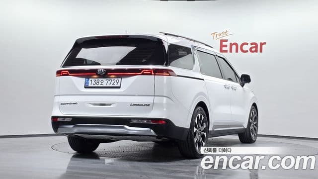 Kia Carnival 2021 — Фото 2/20