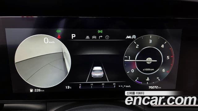 Kia Carnival 2021 — Фото 8/20