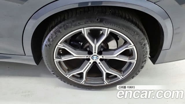 BMW X5 2022 — ფოტო 5/17