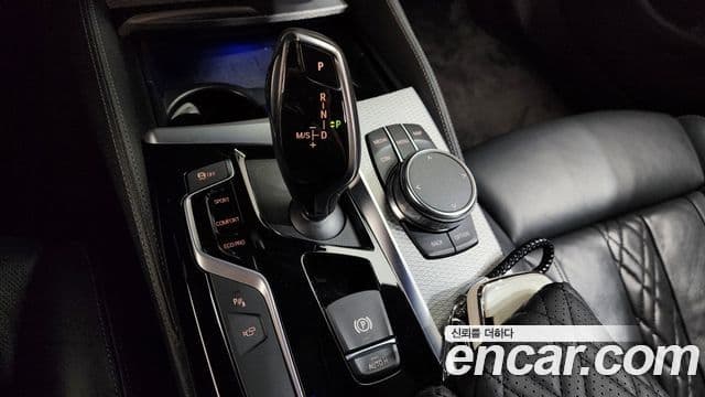 BMW 5 Series 2019 — Фото 8/20