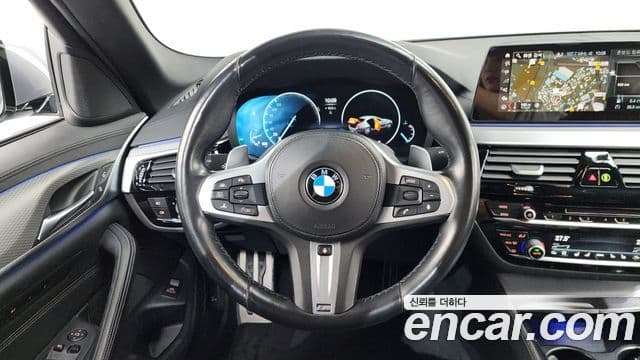 BMW 5 Series 2019 — Фото 13/20