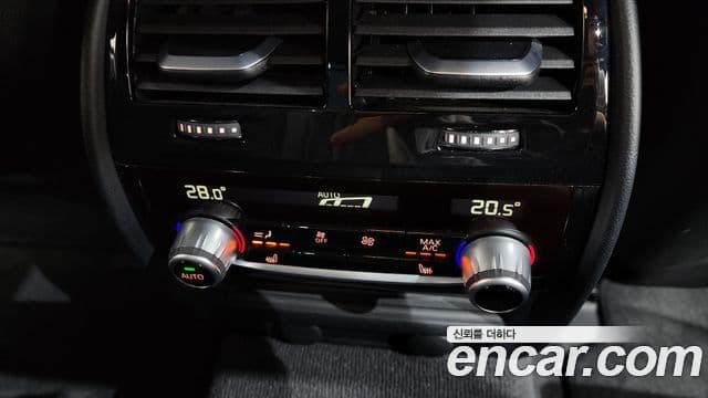 BMW 5 Series 2019 — Фото 18/20