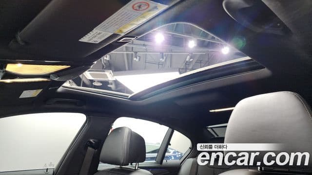 BMW 5 Series 2019 — Фото 19/20
