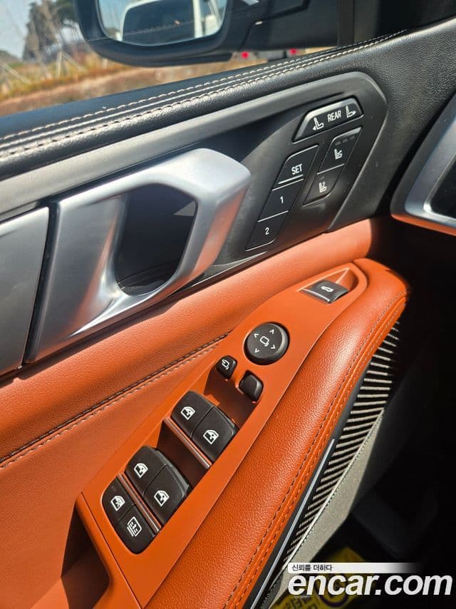 BMW X7 2025 — ფოტო 13/16