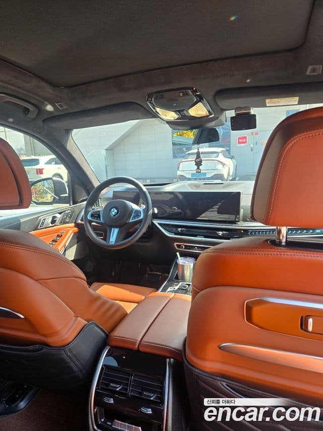 BMW X7 2025 — фото 14 из 16
