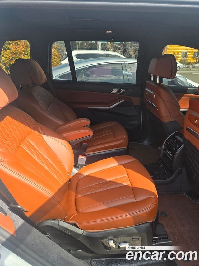 BMW X7 2025 — ფოტო 15/16