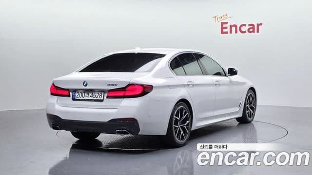 BMW 5 Series 2022 — Şəkil 2/20