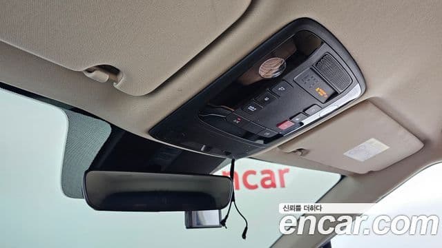 Kia Carnival 2023 — Фото 18/20