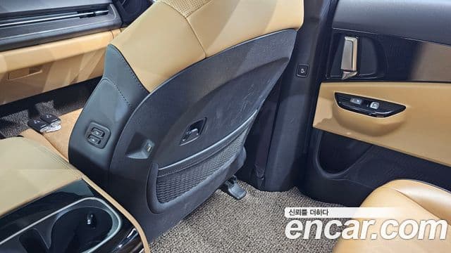 Kia Carnival 2023 — Фото 19/20