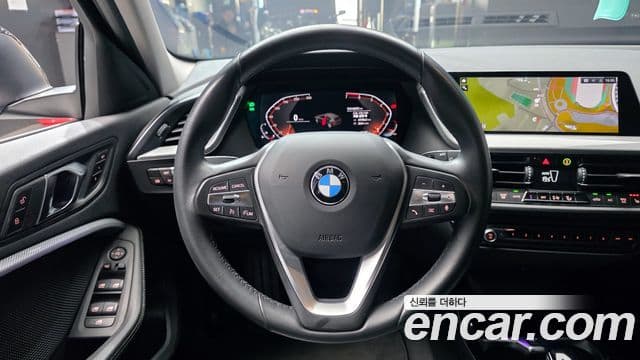 BMW 1 Series 2021 — Şəkil 13/20