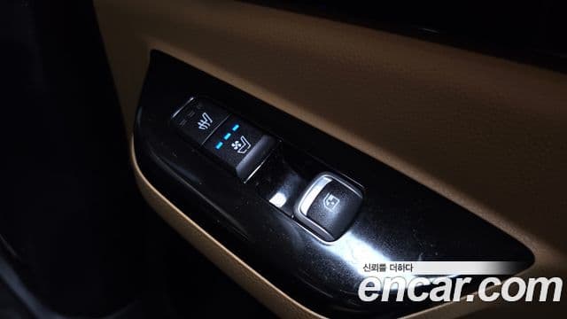 Kia Carnival 2021 — Şəkil 17/20