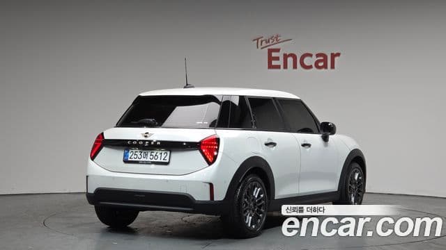 Mini Cooper C 2025 — ფოტო 2/20