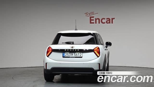 Mini Cooper C 2025 — ფოტო 4/20