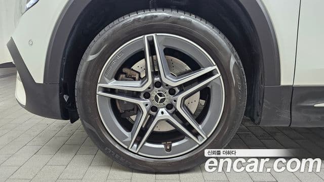 Mercedes-Benz GLB-Class 2020 — Фото 5/20
