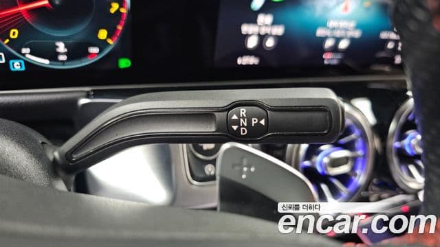 Mercedes-Benz GLB-Class 2020 — Фото 9/20